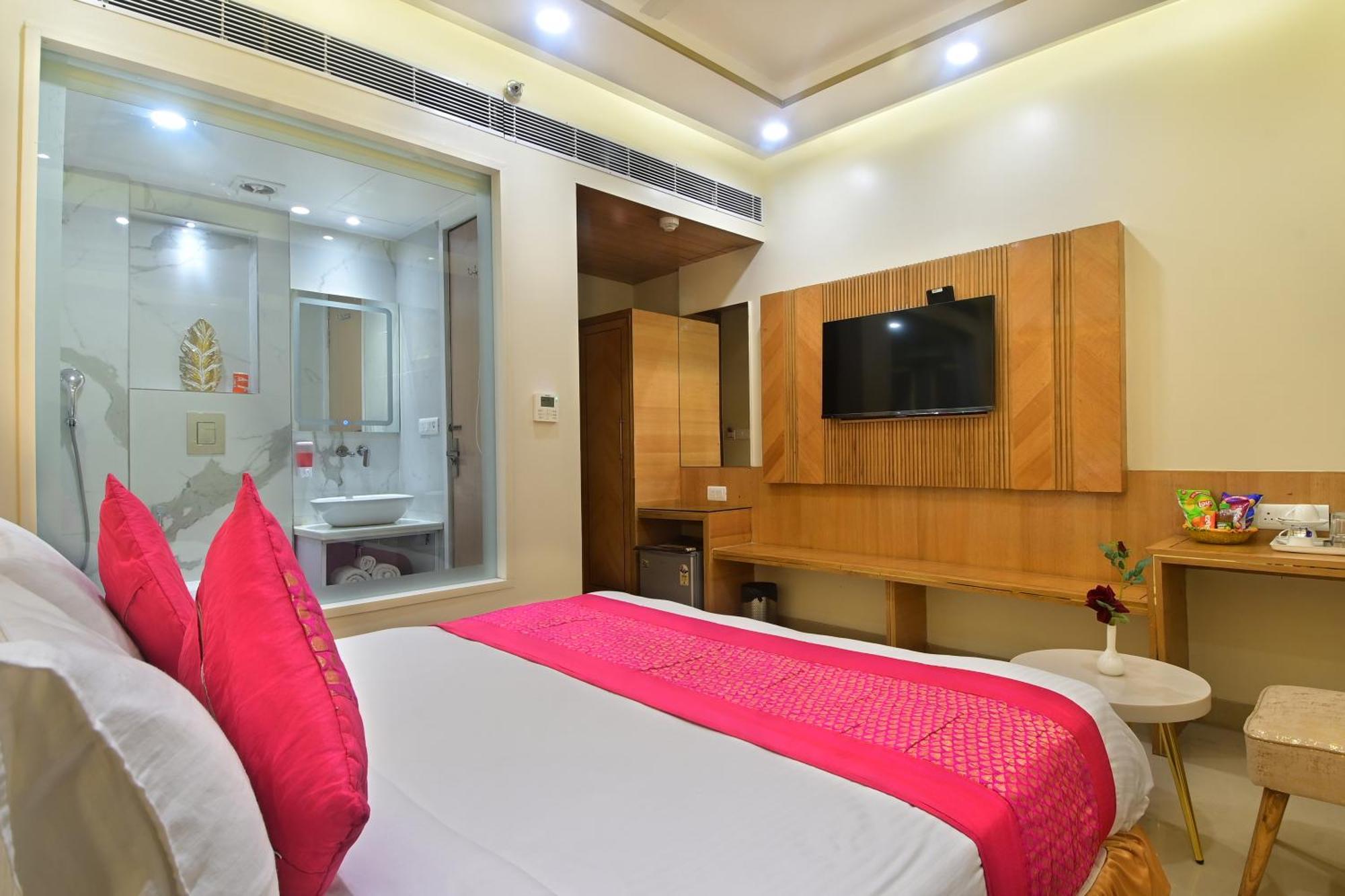 Hotel Gold Palace - 03 Mins Walk From New Delhi Railway Station Екстер'єр фото