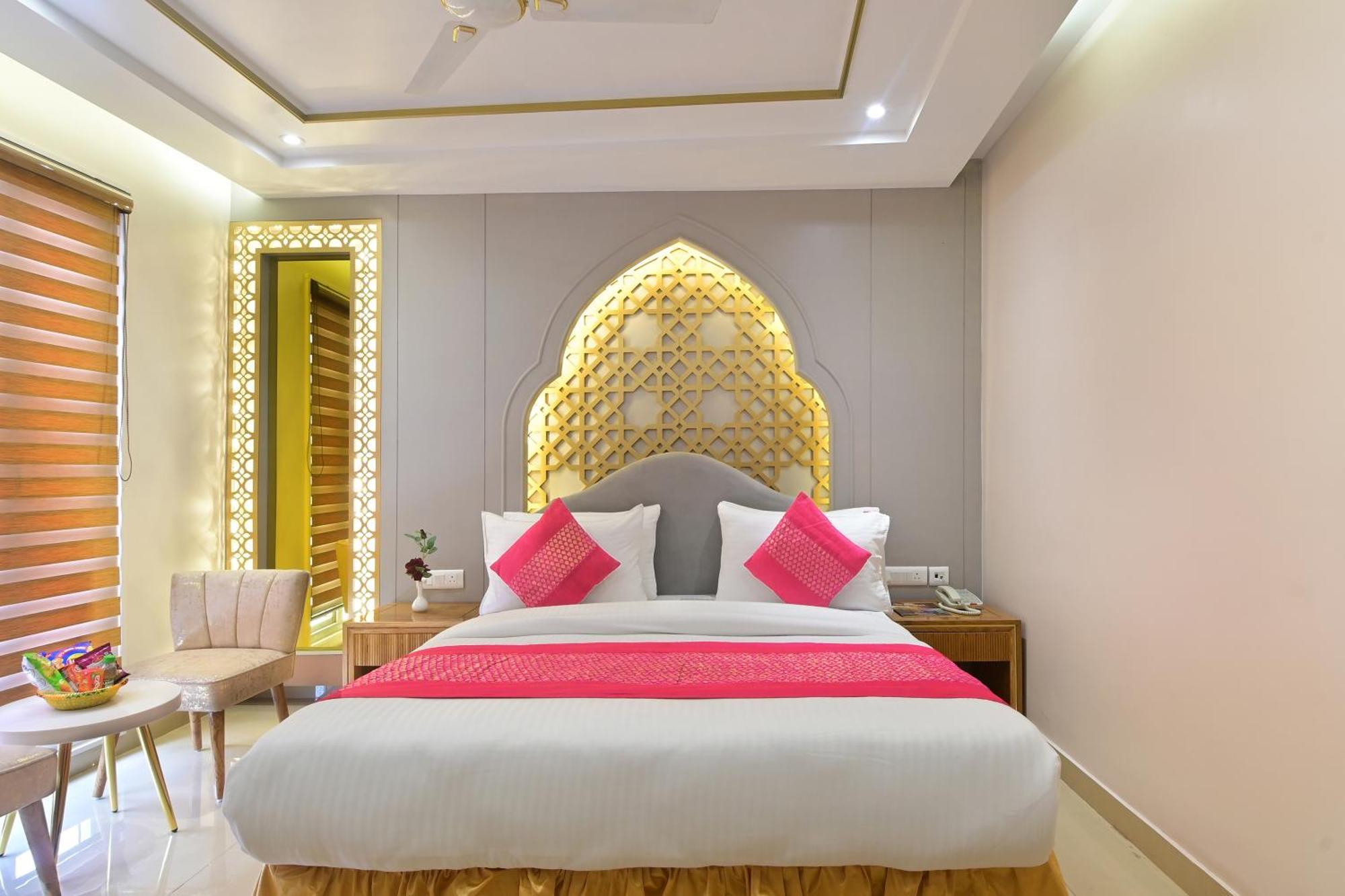 Hotel Gold Palace - 03 Mins Walk From New Delhi Railway Station Екстер'єр фото