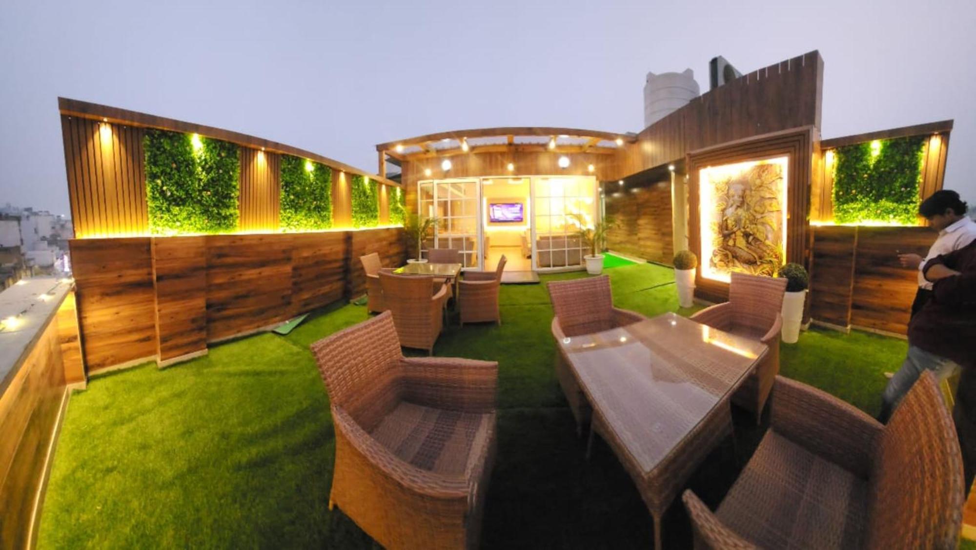 Hotel Gold Palace - 03 Mins Walk From New Delhi Railway Station Екстер'єр фото