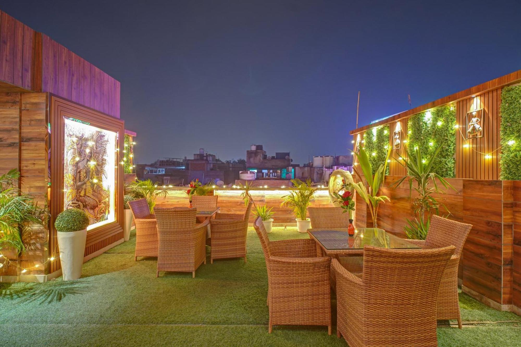 Hotel Gold Palace - 03 Mins Walk From New Delhi Railway Station Екстер'єр фото