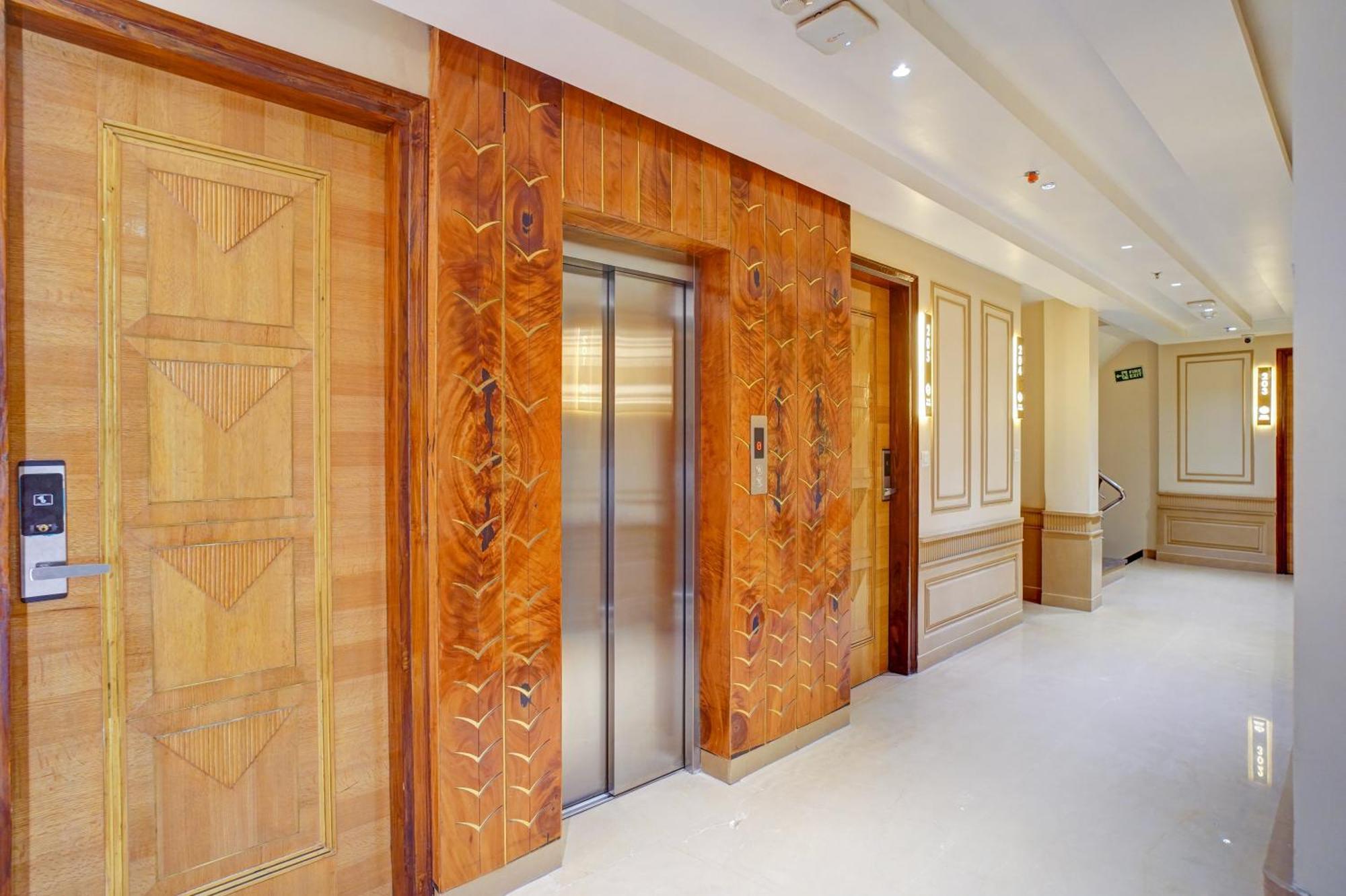 Hotel Gold Palace - 03 Mins Walk From New Delhi Railway Station Екстер'єр фото