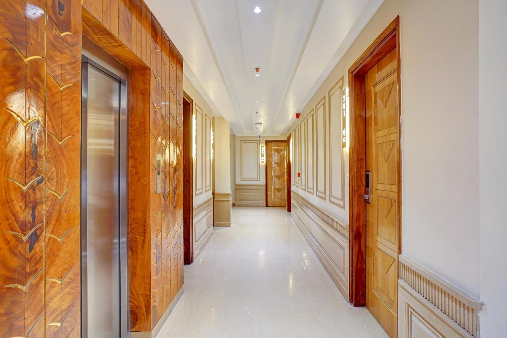 Hotel Gold Palace - 03 Mins Walk From New Delhi Railway Station Екстер'єр фото