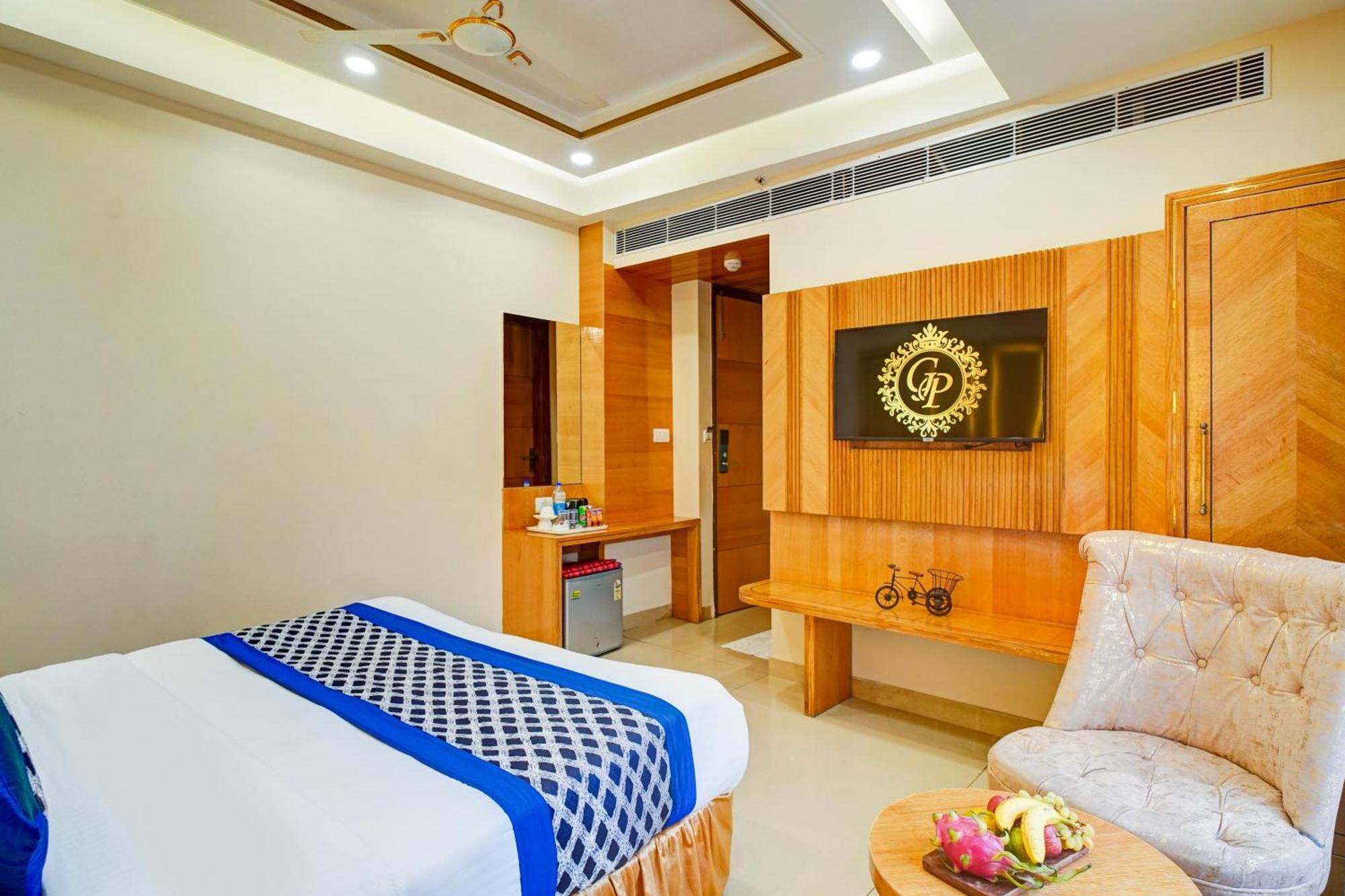 Hotel Gold Palace - 03 Mins Walk From New Delhi Railway Station Екстер'єр фото