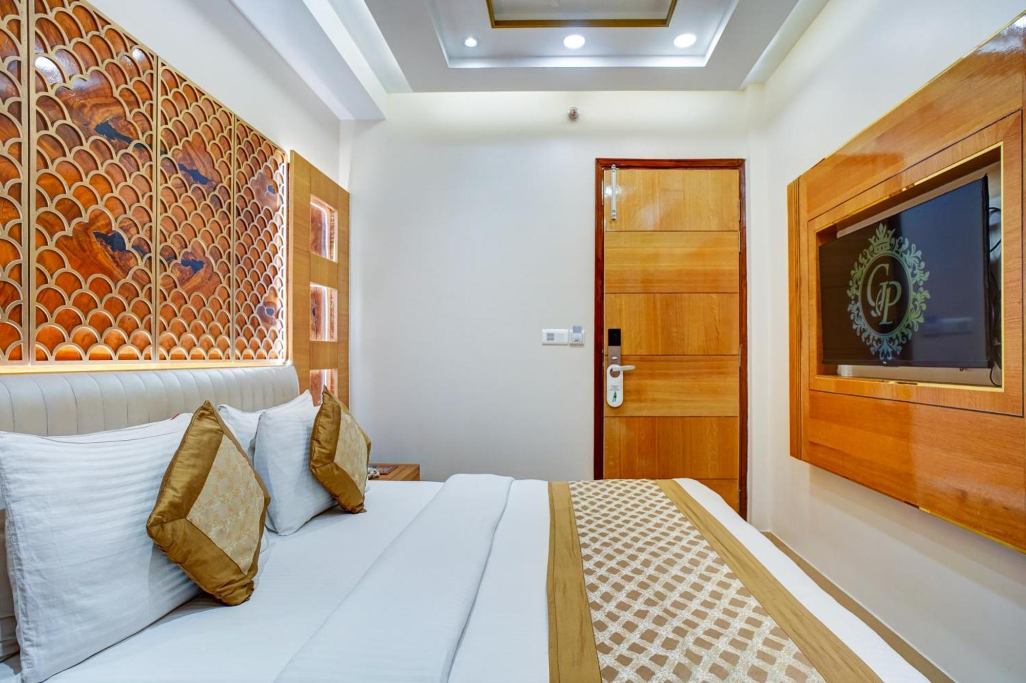Hotel Gold Palace - 03 Mins Walk From New Delhi Railway Station Екстер'єр фото