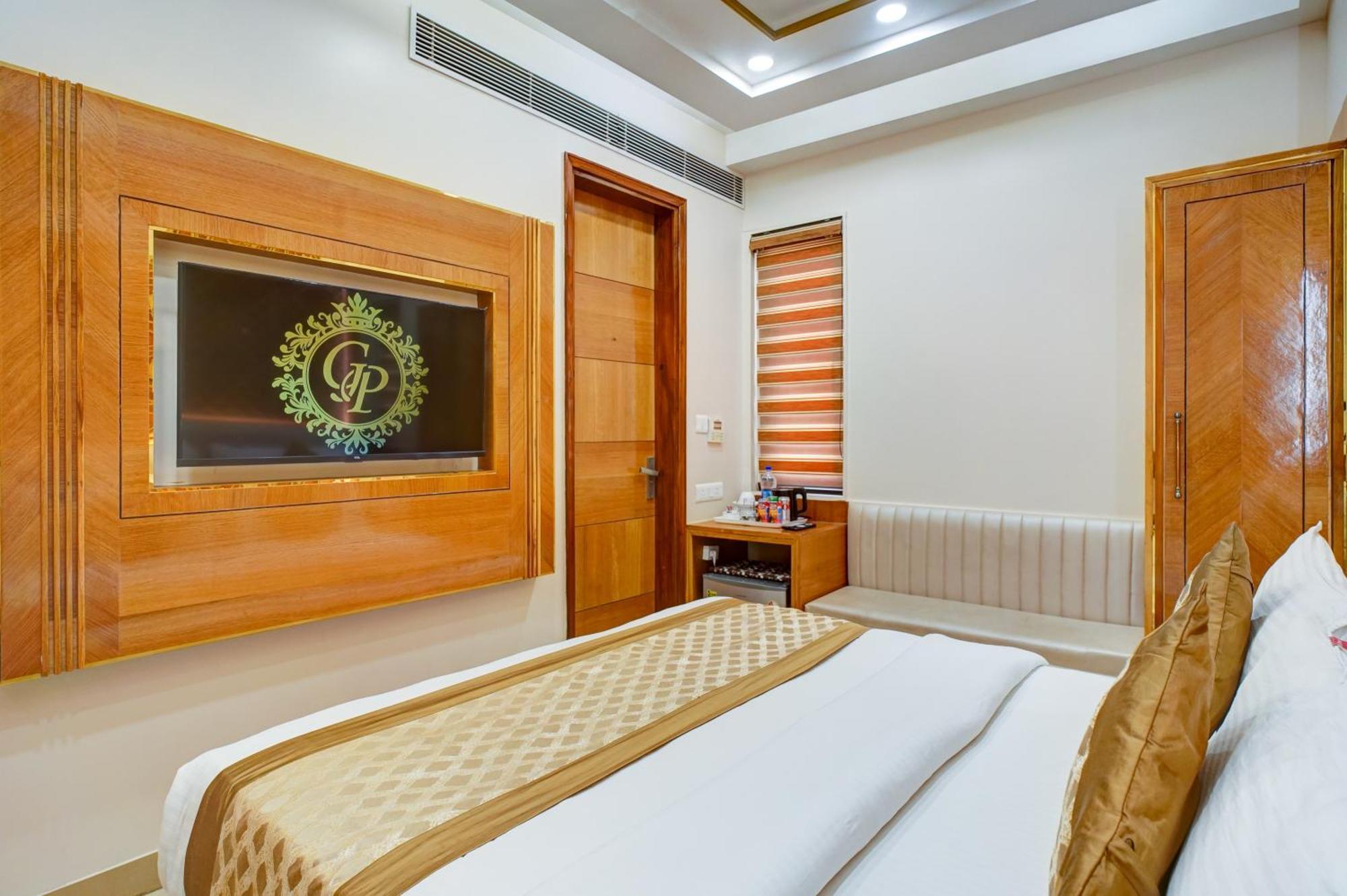 Hotel Gold Palace - 03 Mins Walk From New Delhi Railway Station Екстер'єр фото