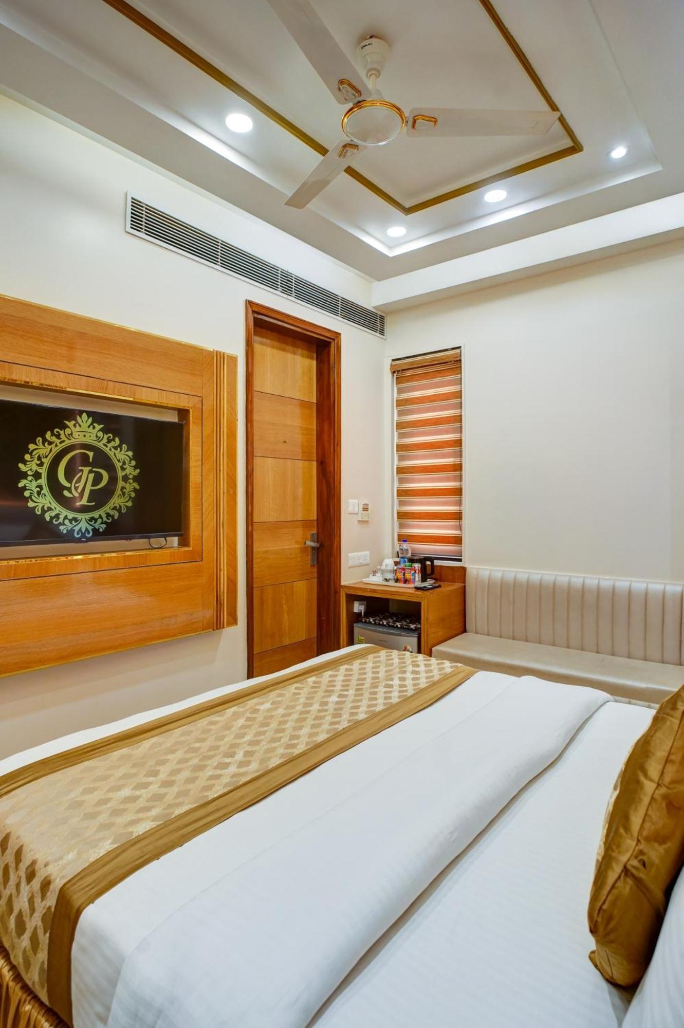 Hotel Gold Palace - 03 Mins Walk From New Delhi Railway Station Екстер'єр фото